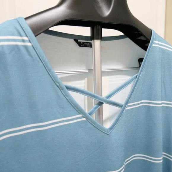 BloomChic Striped T-shirt size M - us size 10 - Picture 3 of 4